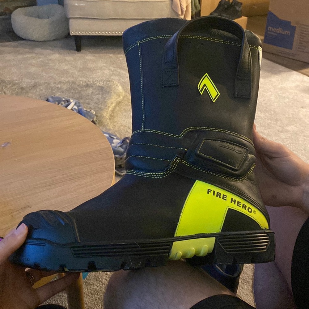Extreme fire retardant boots